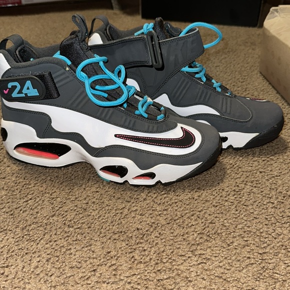 Nike Griffey max 1 gray, and pink and blue - Picture 3 of 7